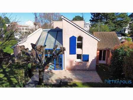 maison 5 chambres/grand jardin et garage