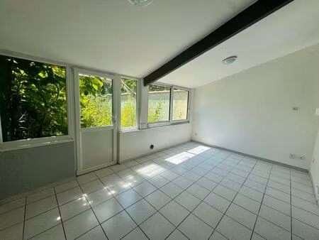 maison de ville 94 m²  jardin et cave à villeneuve sur lot