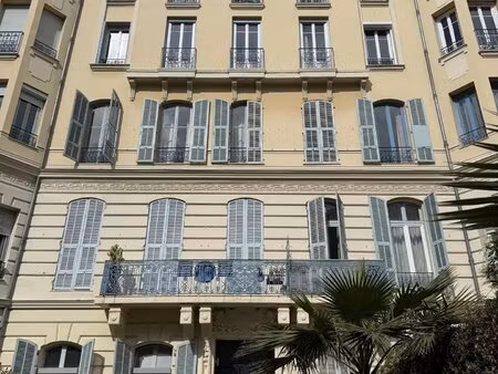 nice centre-ville – type loft – rénové