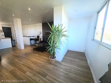 t4 lumineux de 72 m² proche commerces et mer à pied a 215000 eur