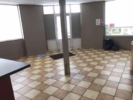location bureaux et commerces à lisieux (14100) : à louer / lisieux