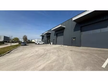 vente entrepôt 145 m²