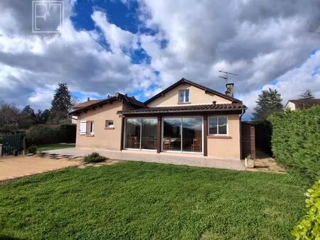 maison proche commerces et belle vue