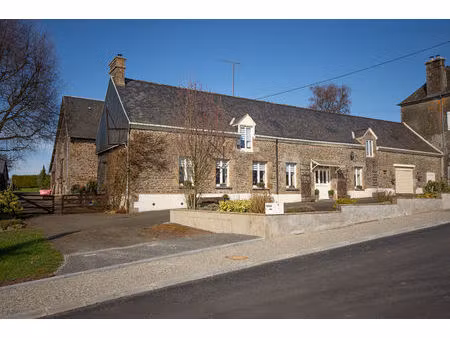 mayenne  la dorée  4-6 chambres  227 m² habitables  dépendances  garage  jardin  puits  su