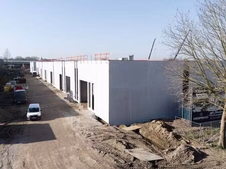 bien professionnel à louer à deinze € 3.100 (lm2t2) | zimmo