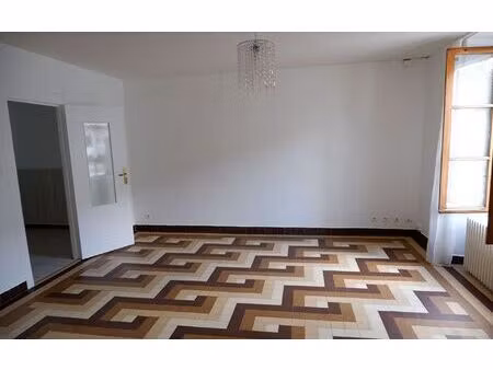 location appartement  m² t-2 à voisins-le-bretonneux  980 €