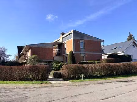 rare  à 500 m de la forêt de soignes  jesus-eik  