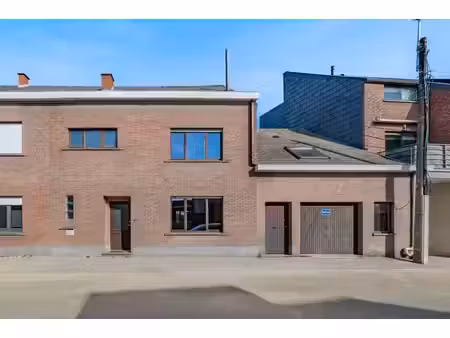 grande maison au cœur du village de meerbeek