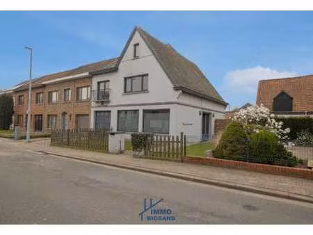 instapklare halfopen woning met 3 slaapkamers