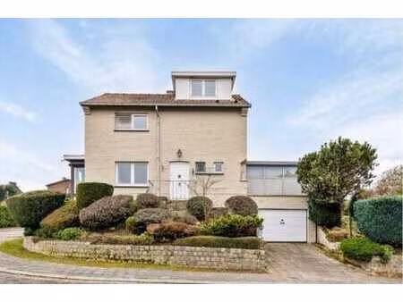 rhode-st-genese - maison 2 ch. - 127 m² - jardin - garage