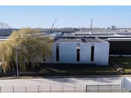 nieuwbouw magazijnruimte (1.190m²) in deinze