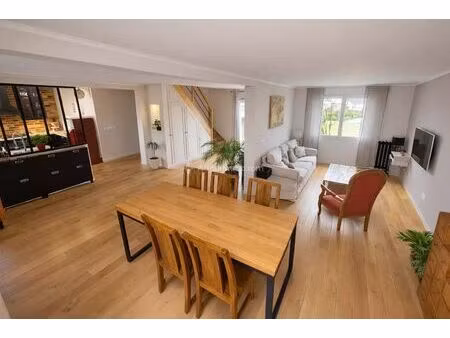 vente maison 5 pièces 136 m² villeneuve-le-comte (77174)
