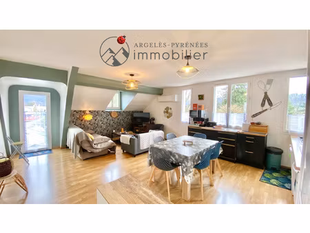 bel appartement de type t3 de 70 m2 avec cave  parking et ja