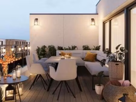 4 pieces lumineux en etage avec terrasse et balcon