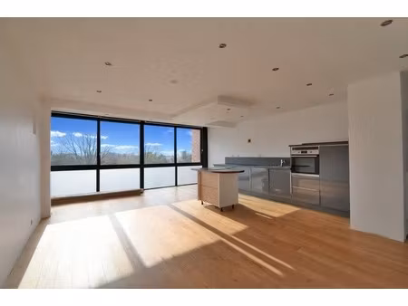 villeneuve-d’ascq – jean jaurès : t4 traversant 85 m²  3 chambres  ascenseur  parking coll