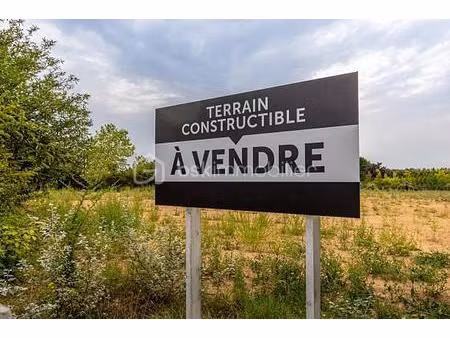 terrain de 853 m² à la motte