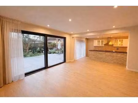 maison rénovée–2 chambres –terrasse plein sud – 1250€