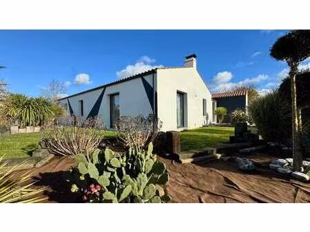 vente maison à givrand (85800) : à vendre / 165m² givrand