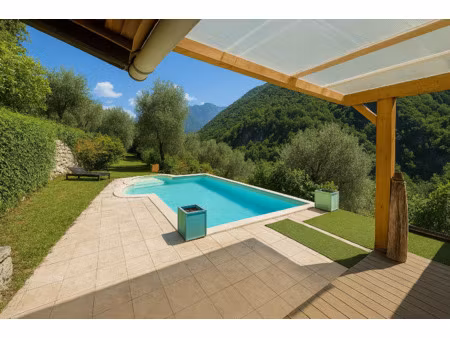 maison mitoyenne avec piscine dans les oliviers