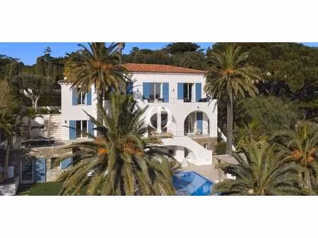 villa avec piscine en bord de mer sainte-maxime (83)