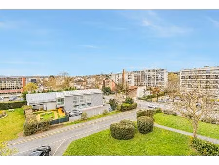 lumineux avec vue dégagée