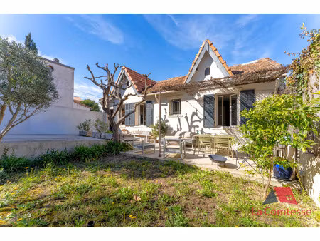 saint julien : maison avec jardin et dépendance