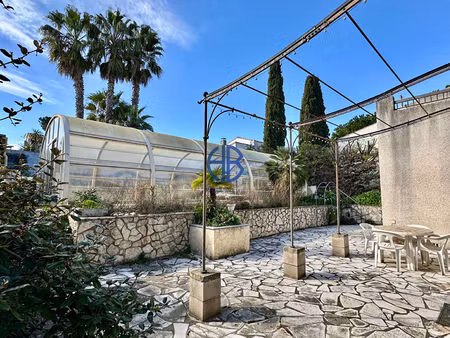 villa familiale au fort potentiel dans quartier recherché