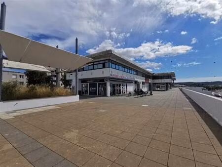 location bureau vitrolles 209 m²