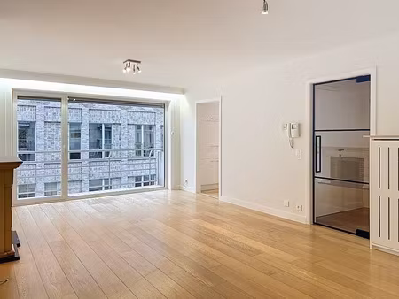 appartement te huur in roeselare met 2 slaapkamers