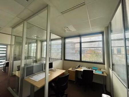 location local professionnel 64m² lyon 9ème