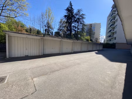 location parking ste foy les lyon 69110