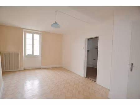 location appartement 2 pièces 50m² gannat 03800