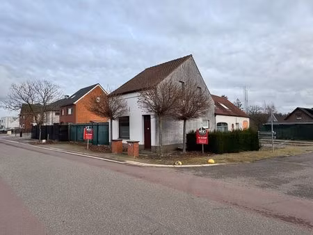 te renoveren woning op een mooi perceel van 9a78ca
