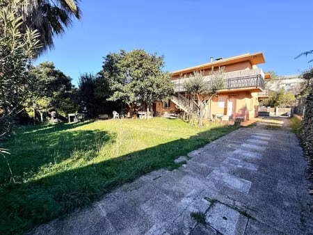 opportunité à saisir !!!! ensemble immobilier de 214m2 sur une parcelle de 750m2