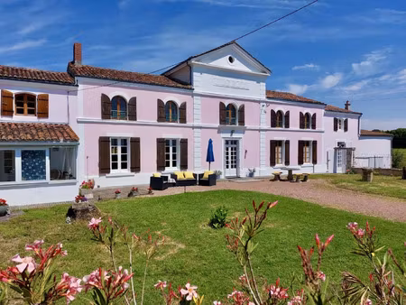 vente maison 9 pièces 320 m² saint-jean-d’angély (17400)