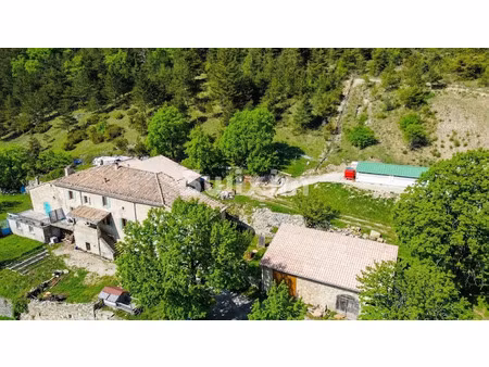 vente ferme 7 pièces 173.6 m² à gumiane (26470)  297 000 €