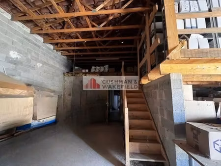 vente local d'activités 243 m²