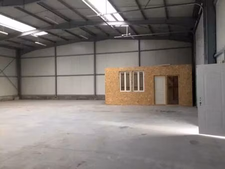 vente local d'activités 800 m²