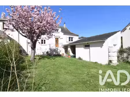 maison à fleurines (60700)