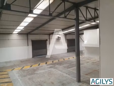 vente local d'activités 2 380 m²