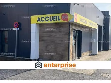 location commerce 131 m²