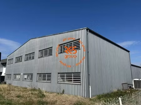 vente local d'activités 979 m²