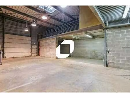 vente local d'activités 253 m²