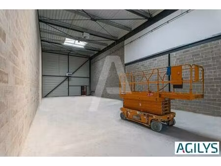 vente local d'activités 600 m² à 1 803 m²