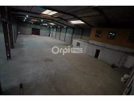 vente local d'activités 1 160 m²