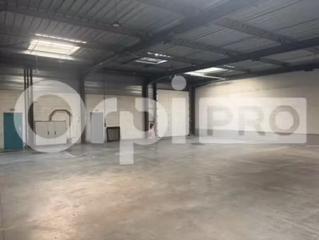vente entrepôt 630 m²