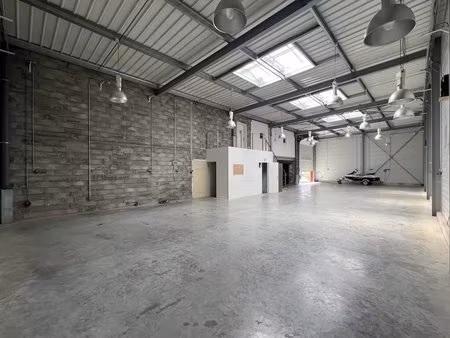 vente local d'activités 960 m²