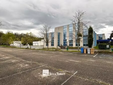 vente local d'activités 5 468 m²