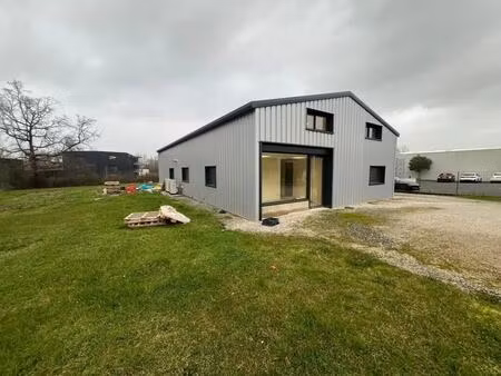 vente local d'activités 332 m²