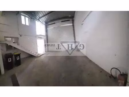 vente entrepôt 472 m²